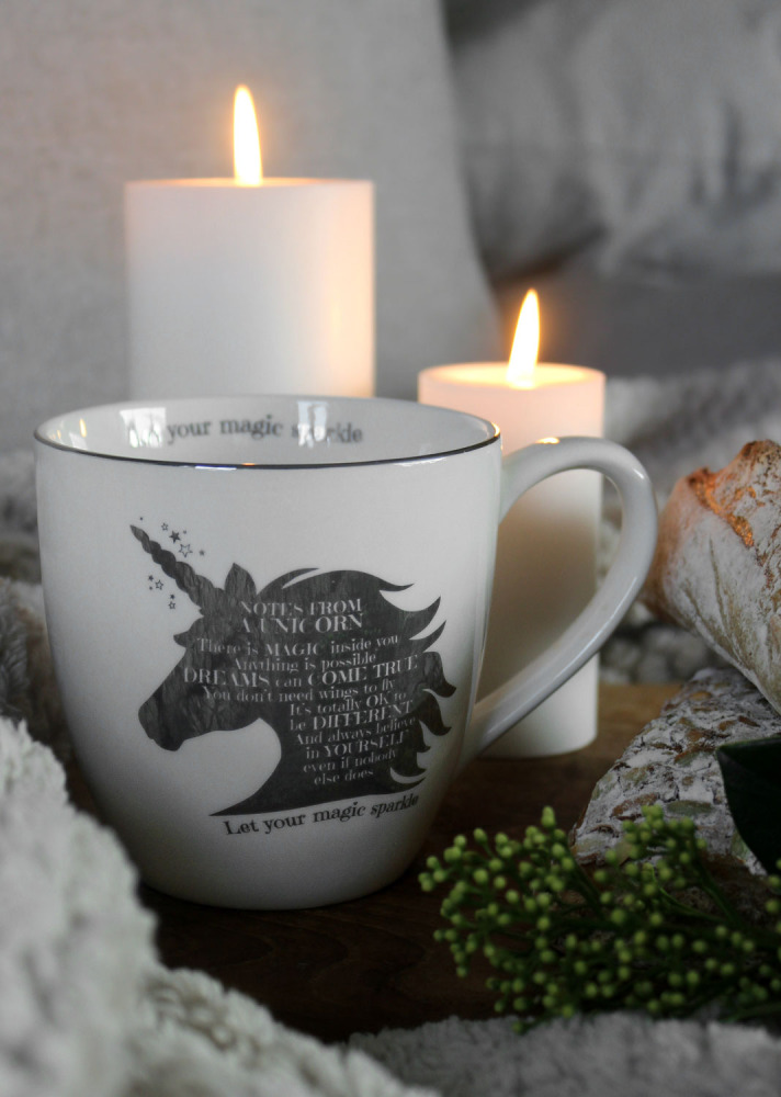 Mugg Unicorn från Majas lyktor säljs till förmån för Barncancerfonden